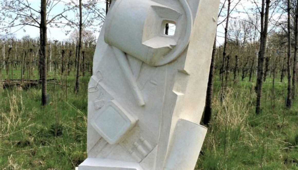11-MarinavanderKooi-beeld in beton-poppenkast 2015 (4)