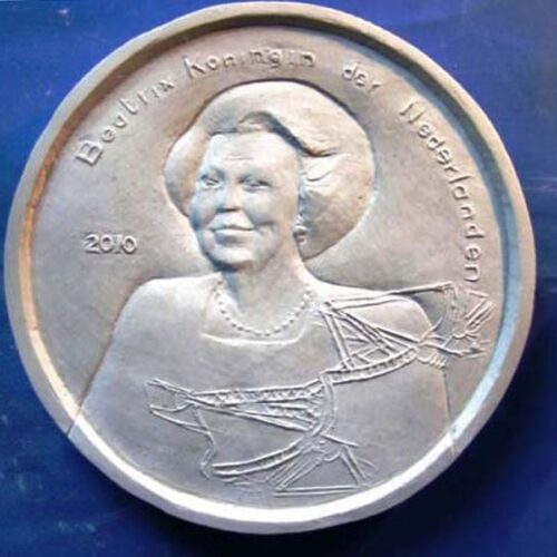 3a-Marina van der Kooi- muntontwerp-portret Beatrix