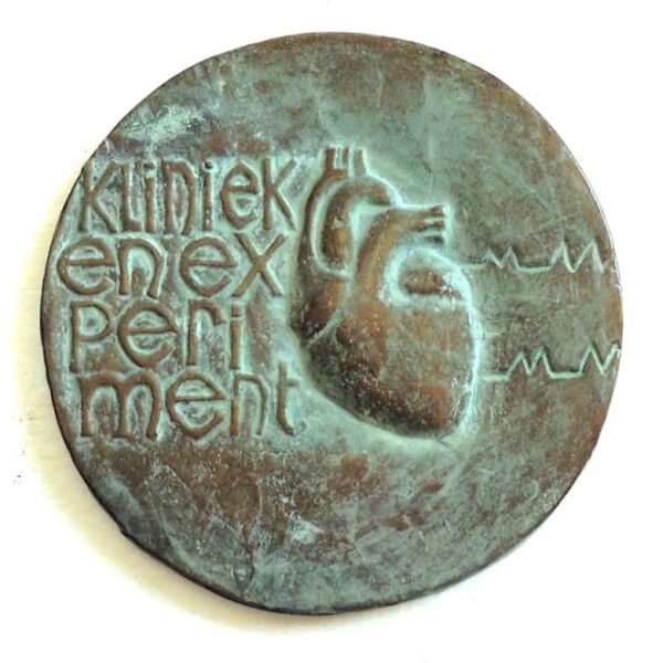 Marina van der Kooi -Karel Wenckebach-keerzijde-10 cm ds -b
