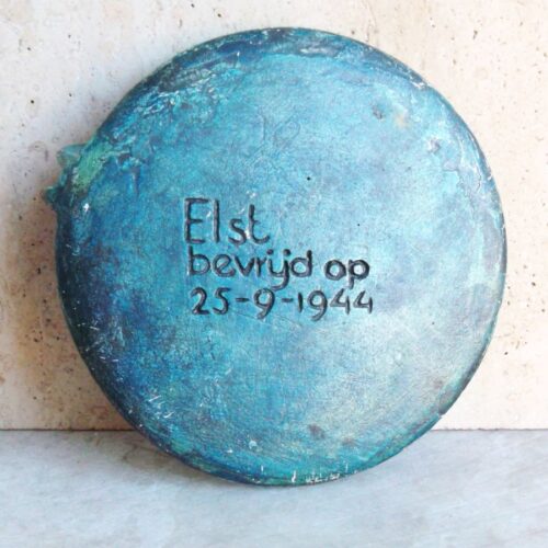 Marina van der Kooi- penning Elst -keerzijde,ds10cm2