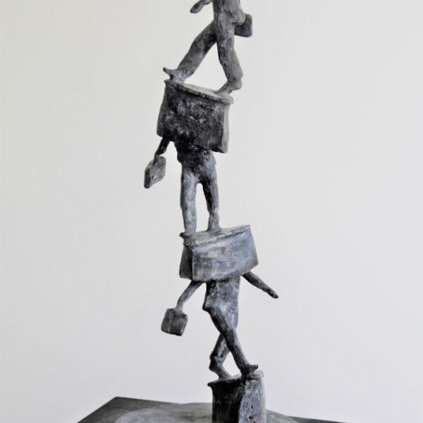 Marina van der Kooi- TOREN VAN HAAST-brons 40 cm h