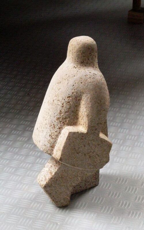 Marina vd Kooi- Hoekman in kalksteen-50 cm hoog.