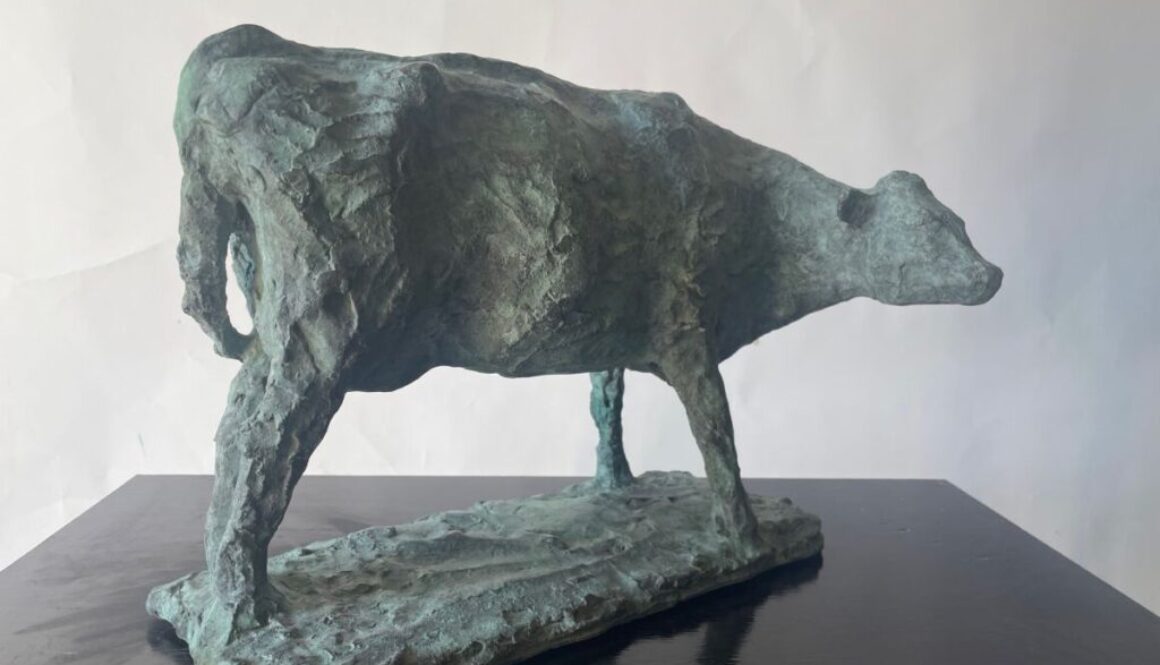 Marina vanderKooi- OMKIJKER , brons, 35 cm h Marina vanderKooi- OMKIJKER , brons, 35 cm h